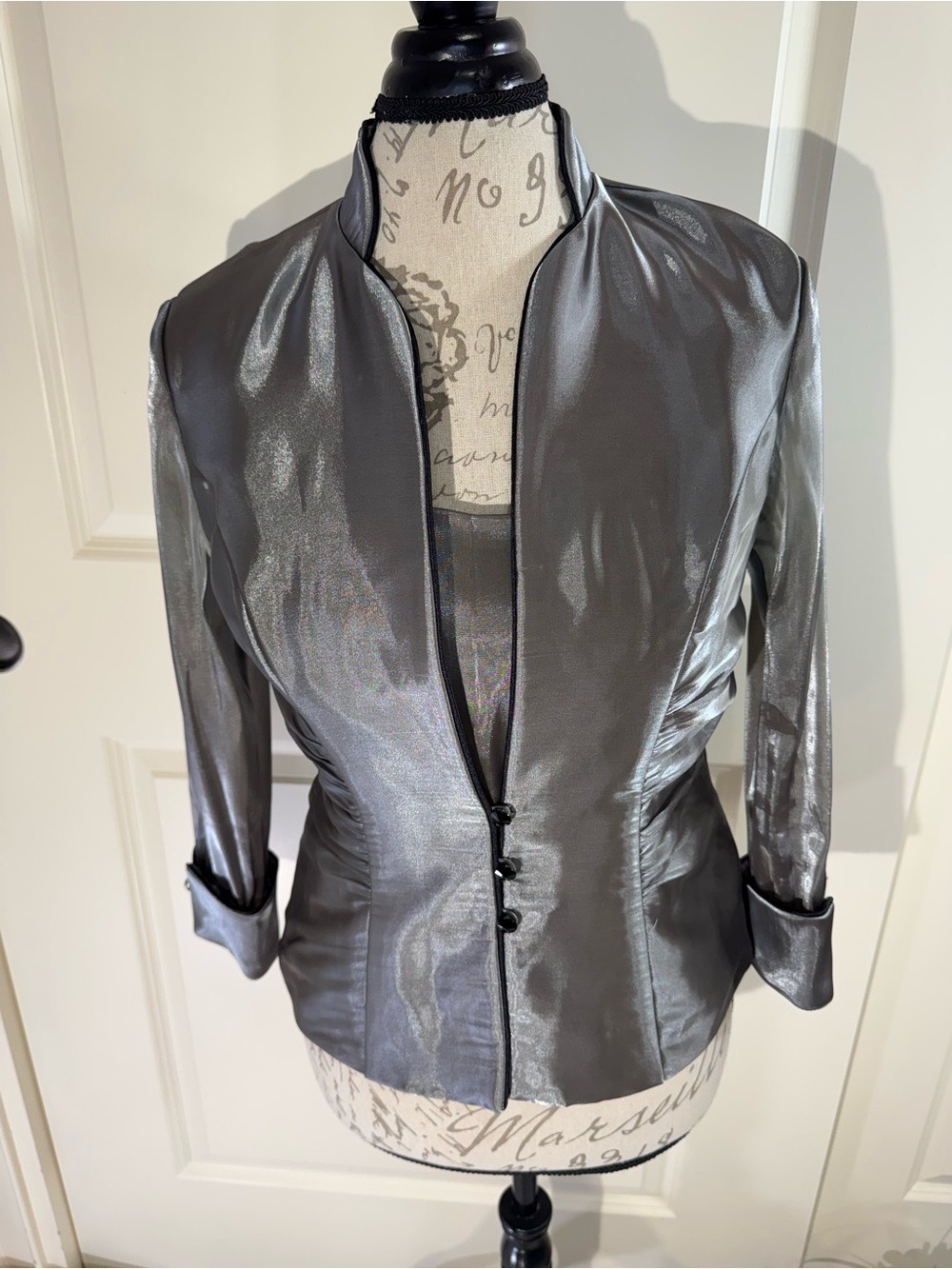 dressbarn Collection Metallic Silver Fitted Blazer & Camisole Top 8 - Picture 1 of 16